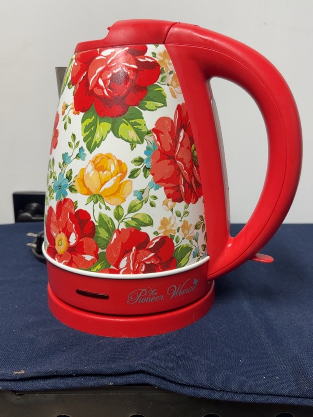 The Pioneer Woman | 1.7 Liter Electric Kettle | Red Floral Fiona | TESTED